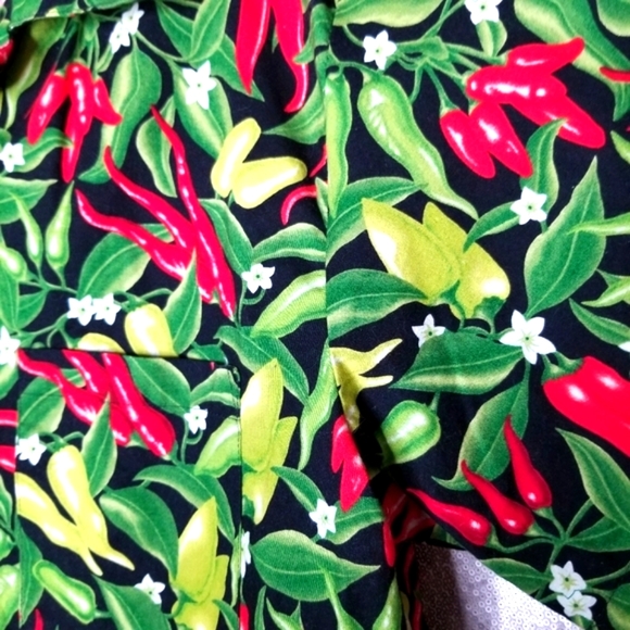 Dem Crazy EUC L Hawaiian short-sleeved button-down shirt - PEPPERS! 🌶🌶🌶 - Picture 3 of 9